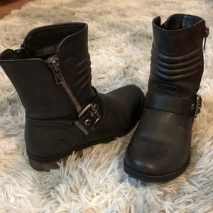 Black Boots